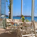 Aphrodite Beach فندق نيسيبار
