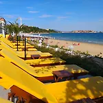 Aphrodite Beach نيسيبار