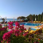 Aphrodite Beach فندق 4*