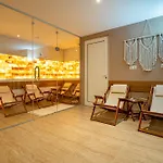 Aphrodite Beach فندق 4*